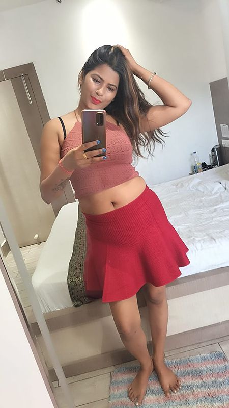 Newton Pallavi sexy girls