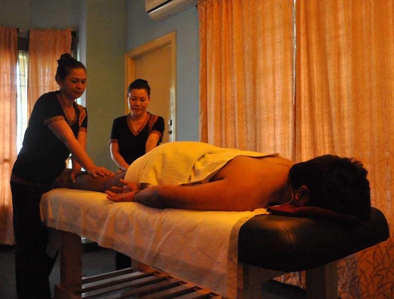 Female To Male Body Massage Spa In Wanwadi, Pune 