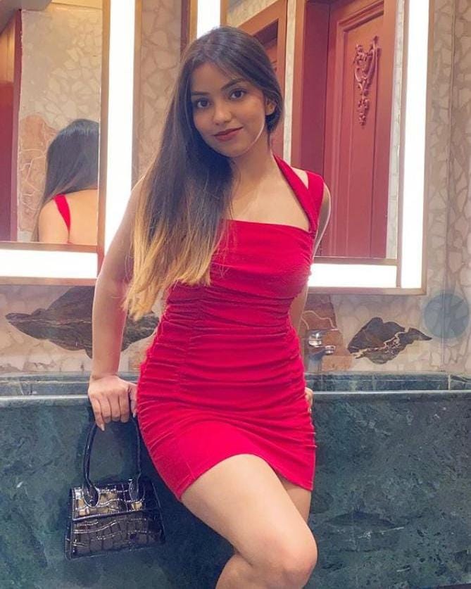 Siliguri Bast call girls with hotel rooms safe and secure palce 