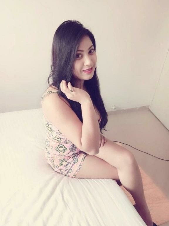 Hyderabad call girl housewife bhabhi only cash payment  hour availab