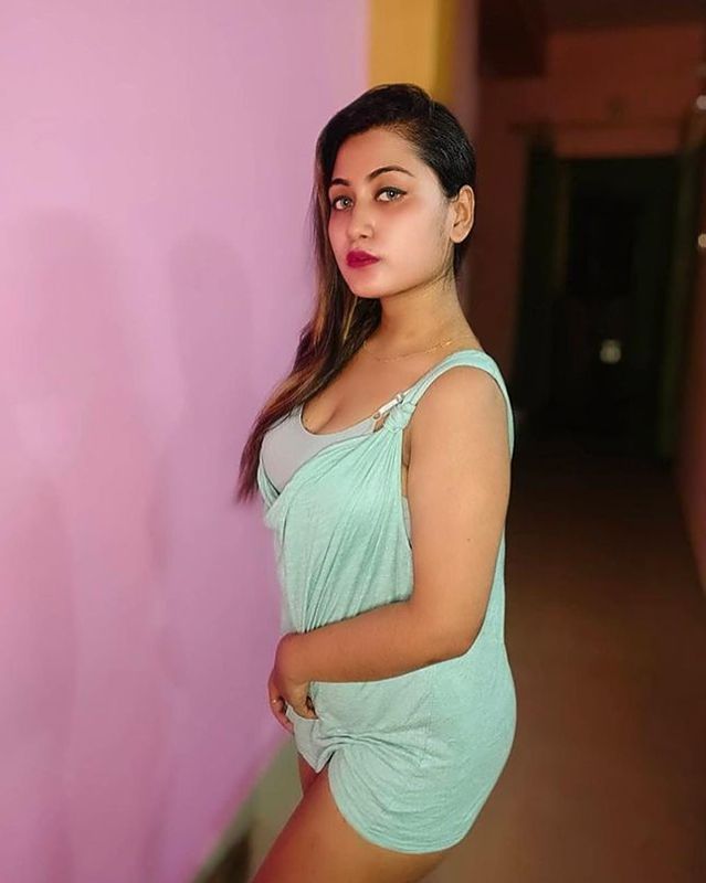 Call (())me high profile college girl aunty bhabhi available
