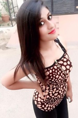 Shirlyn, Varanasi escort with good sense of humour and sharp wit.