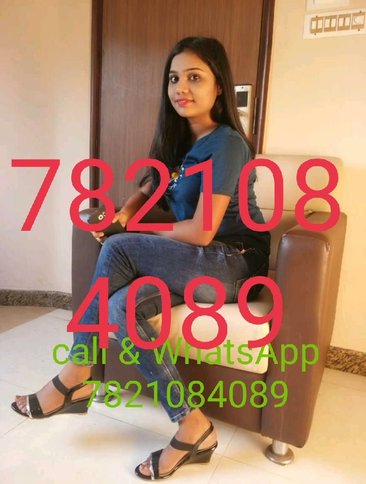 Vapi 𝟕𝟎𝟔𝟒𝟔𝟕𝟗𝟑𝟖𝟔 hot vip high profile college girls House wife available