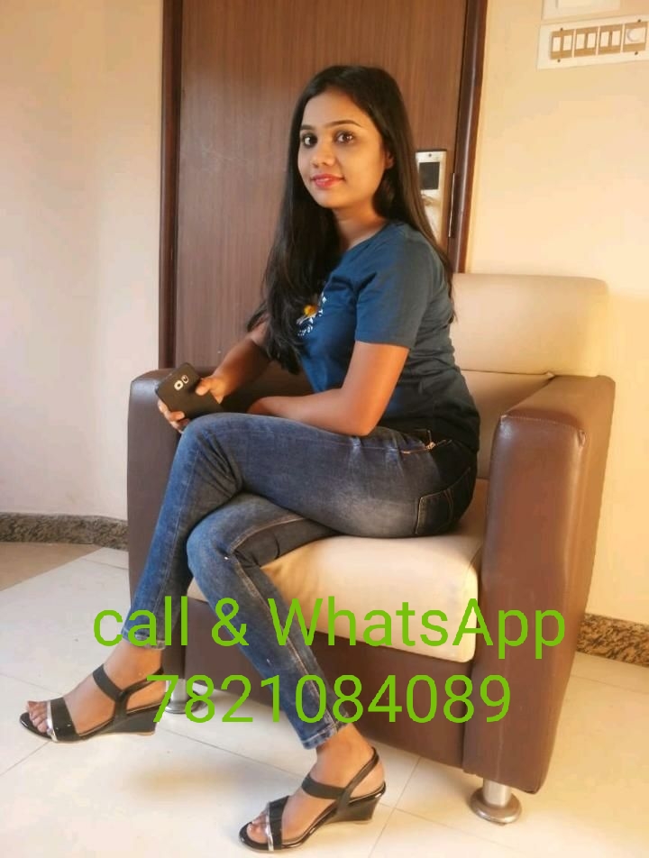 Vapi 𝟕𝟎𝟔𝟒𝟔𝟕𝟗𝟑𝟖𝟔 hot vip high profile college girls House wife available