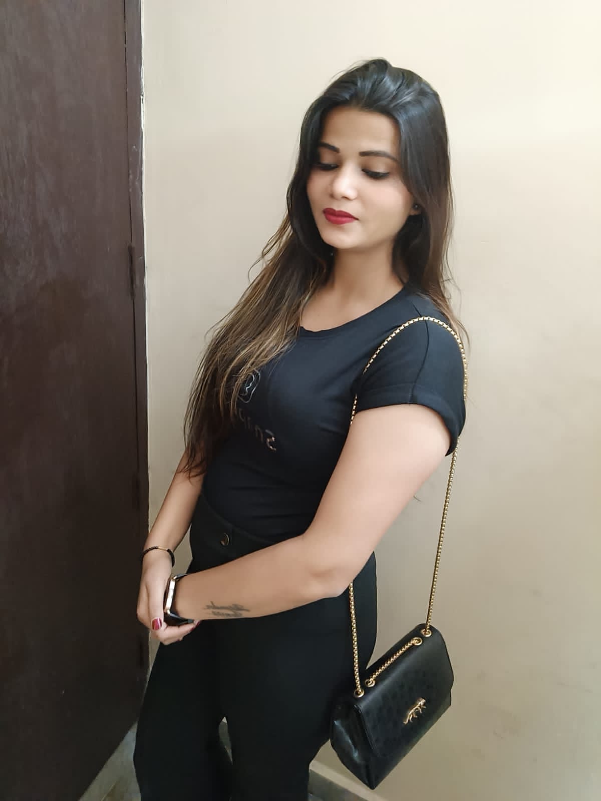 Only cash payment  call me  hours available in genuine person