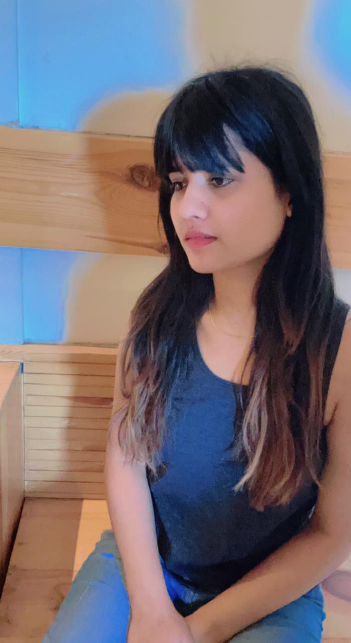 Night queen Naina Kapoor college girls escort