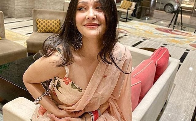 Call Girls in Laxmi Nagar (  ) Escorts service Laxmi Nagar Delhi