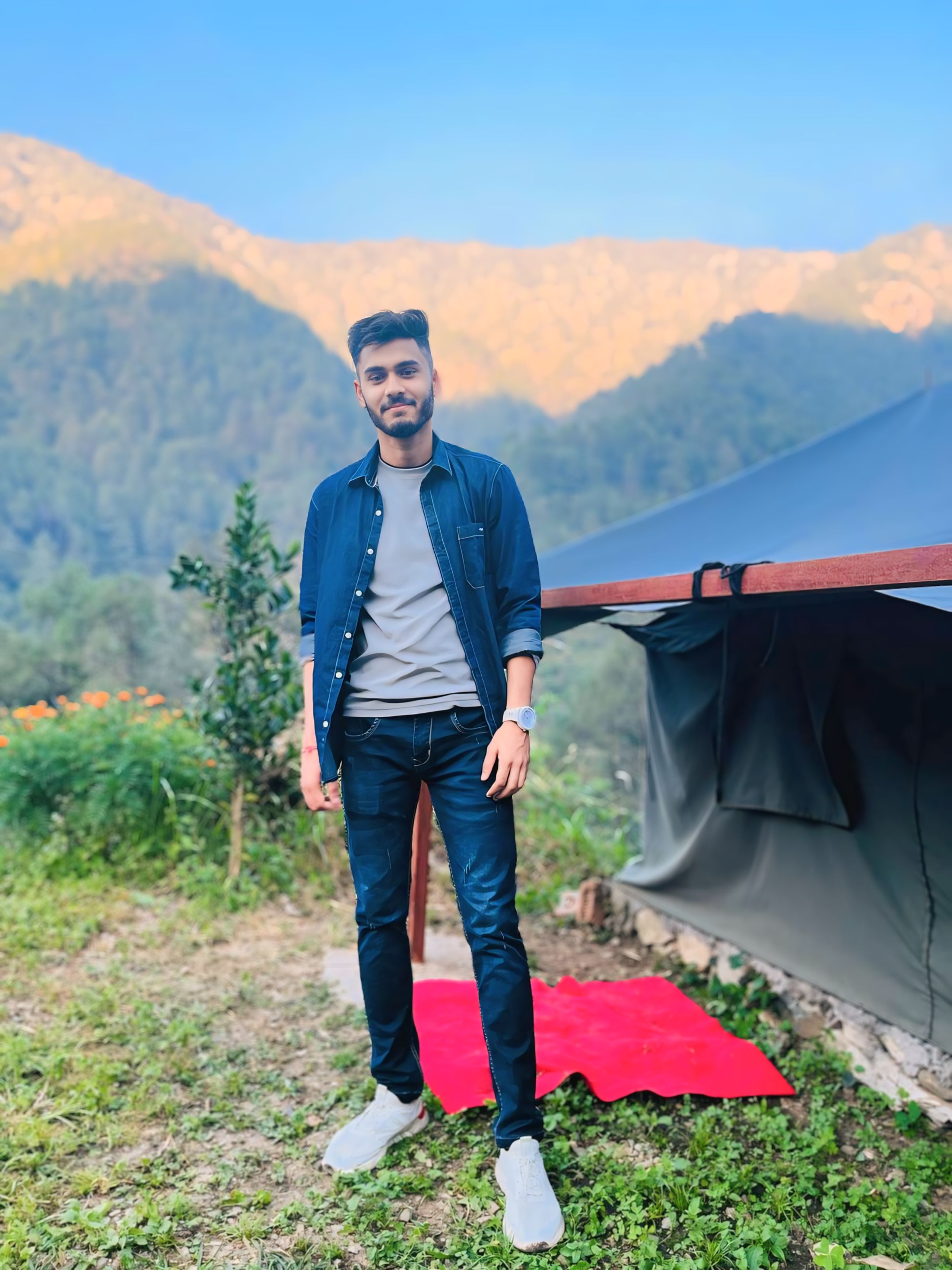 I am genuine and  handsome guy if any women who needs sex service contact me trusted person 🥰