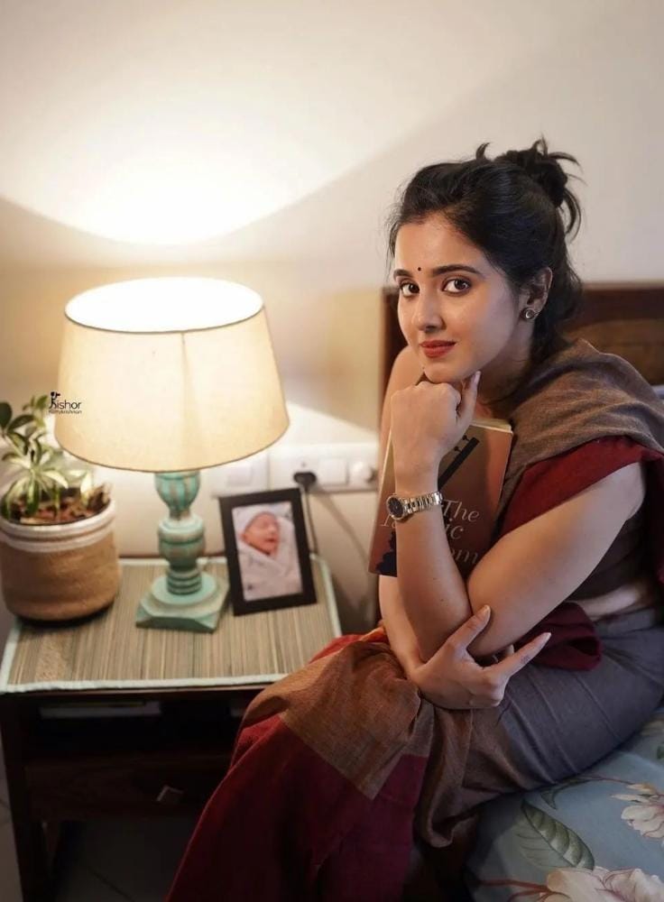 Gandhidham .full satisfied call girl service  hours available.